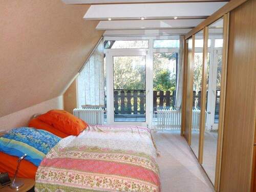 Schlafzimmer - Einfamilienhaus mit 185,00 m&sup2; in Berlin zum Kaufen