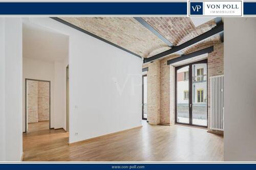 Titel - Ruhiges Hinterhof-Loft in Bestlage: Helle EG-Wohnung mit Terrasse & TG-Stellplatz im Prenzlauer Berg