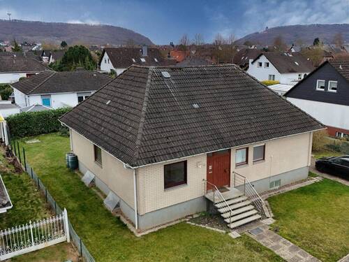 Drohnenbild mit Blick durch die Porta - Einfamilienhaus mit 111,00 m&sup2; in Porta Westfalica zum Kaufen