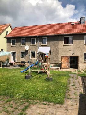 Haus Gartenansicht - 8 Zimmer Einfamilienhaus zum Kaufen in Allstedt OT Holdenstedt