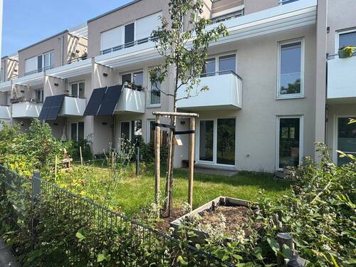 Hausansicht - 4 Zimmer Etagenwohnung zum Kaufen in Dresden