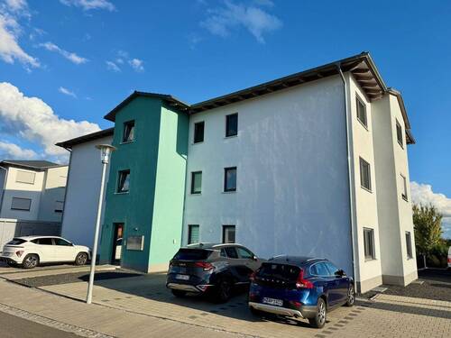 Außen - Moderne 4-Zi-Erdgeschosswohnung mit Garten in Hagenbüchach