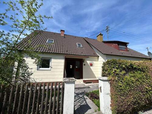 Haustüre Südseite - 6 Zimmer Einfamilienhaus zum Kaufen in Meitingen