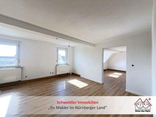 Zimmer - Viel Platz für Zwei: Sonniger Altbau-Charme mit Balkon und EBK in Rückersdorf