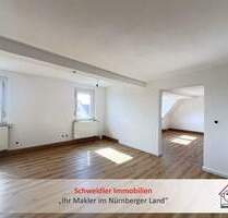 Viel Platz für Zwei: Sonniger Altbau-Charme mit Balkon und EBK in Rückersdorf