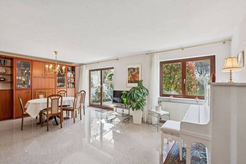 Wohn- und Esszimmer - 4 Zimmer Reihenendhaus in Weil am Rhein