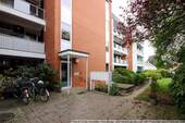 2 Hauseingang - 2 Zimmer Etagenwohnung zum Kaufen in Schenefeld