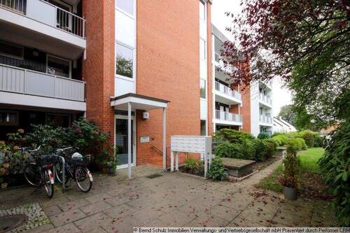 2 Hauseingang - 2 Zimmer Etagenwohnung zum Kaufen in Schenefeld
