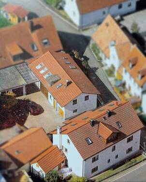 Ansicht - 1 Zimmer Mehrfamilienhaus, Wohnhaus zum Kaufen in Holzheim am Forst