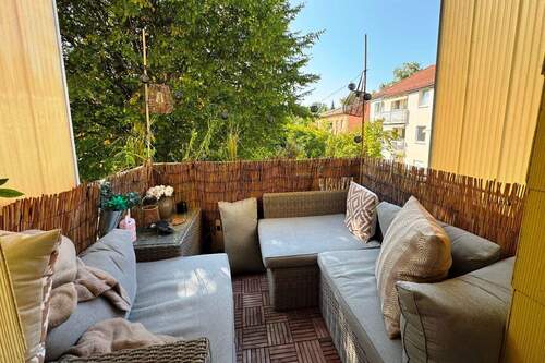 gemütlicher Balkon (Westen) - 3 Zimmer Etagenwohnung in Dachau