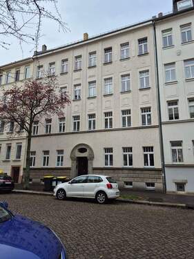 Hausansicht - schicke Familienwohnung in Stötteritz