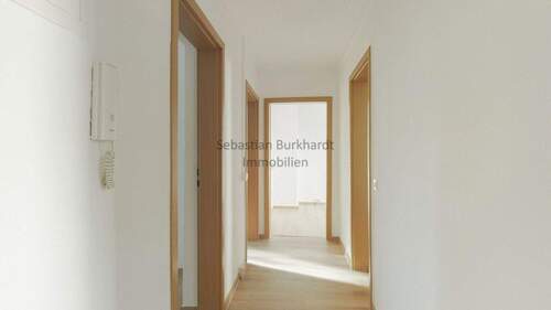 Flur - 4 Zimmer Etagenwohnung zum Kaufen in Gehren
