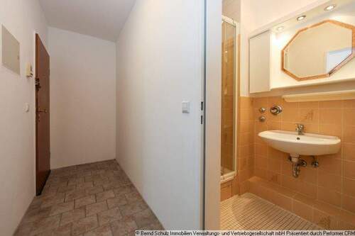24 Duschbad mit Flur - 