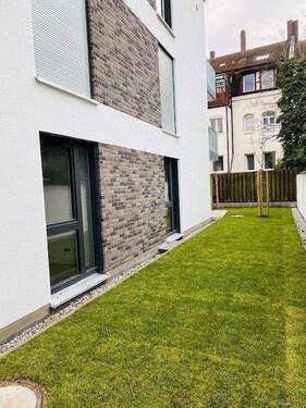 Nahezu uneinsehbarer Garten - 2 Zimmer Etagenwohnung in Nürnberg