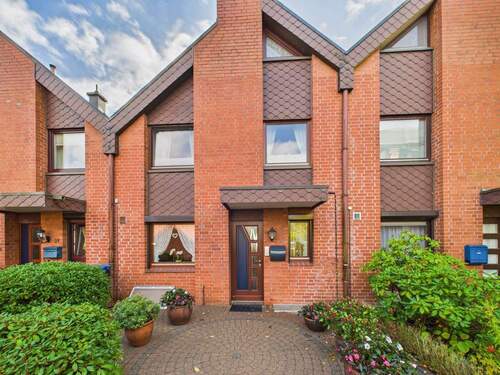 Hausansicht - Sehr gepflegtes Reihenmittelhaus mit Vollkeller