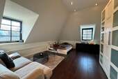 Zimmer im Dachgeschoss - 