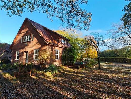 Außenansicht - 4 Zimmer Einfamilienhaus zum Kaufen in Hude (Oldenburg)