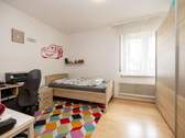 Weiteres Zimmer – ideal als Kinder-, Gäste- oder Arbeitszimmer - 