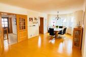 Wohnzimmer - Einfamilienhaus mit 252,00 m² in Boppard zum Kaufen