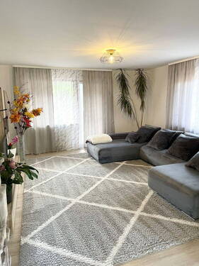 Wohnzimmer - 4 Zimmer Etagenwohnung zum Kaufen in Enzklösterle