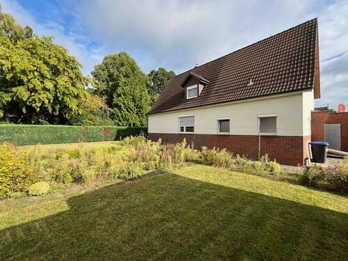 Außen und Garten (5) - 5 Zimmer Einfamilienhaus zum Kaufen in Varel