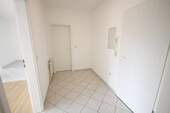 Flur - 2 Zimmer Etagenwohnung in Lage