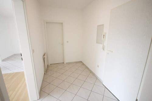 Flur - 2 Zimmer Etagenwohnung in Lage