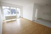 Wohn-/Esszimmer - 