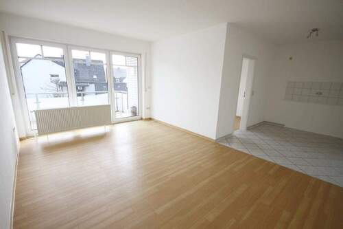Wohn-/Esszimmer - 