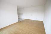Wohn-/Esszimmer - 