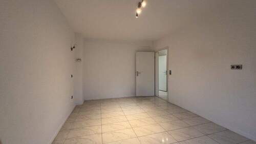 Wohn- und Schlafzimmer - 