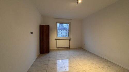 Wohn- und Schlafzimmer - 