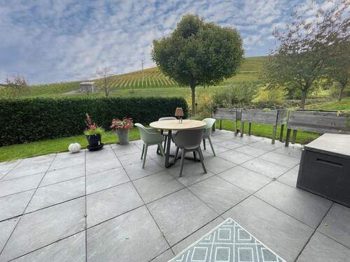 ... auf die Terrasse im Gartengeschoss. - 