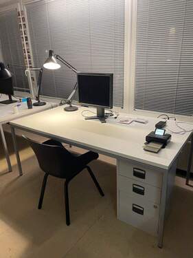 Frei: Schreibtischplatz groß - Büro zur Miete in Hamburg