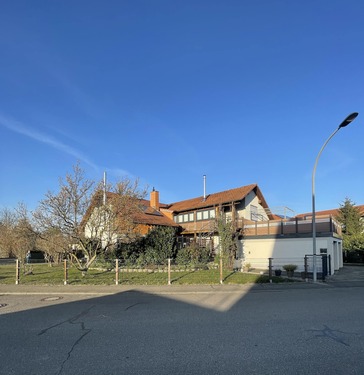 Zweifamilienhaus - Mehrfamilienhaus, Wohnhaus mit 220,00 m&sup2; in Neuenburg zum Kaufen