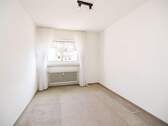 Zimmer – ideal als Büro, Kinder- oder Gästezimmer - 
