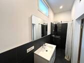 Badezimmer 1. OG - 