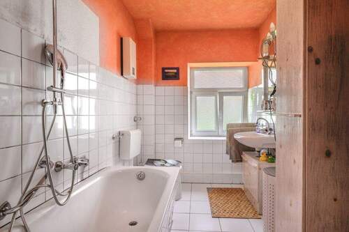 Badezimmer - Mehrfamilienhaus, Wohnhaus in Aachen zum Kaufen