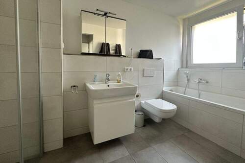 Bad/bodengleiche Dusche - 