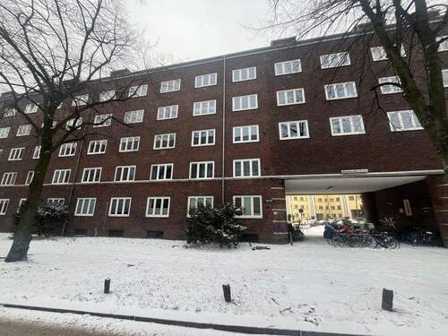 Hausansicht Strasse - Modern und gut vermietete 2-Zimmer-Wohnung in Barmbek-Süd