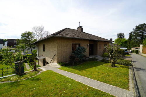 Herzlich Willkommen - Einfamilienhaus mit Einliegerwohnung und großem Garten in Schieder-Schwalenberg