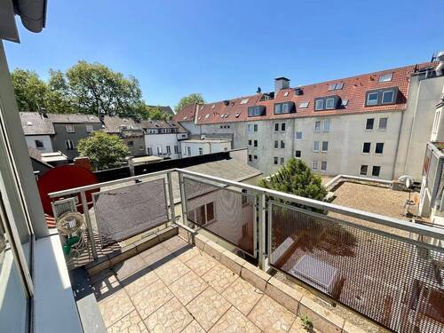 Balkon - Helle 3 Zimmerwohnung mit Balkon in zentraler Lage