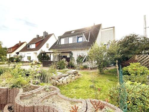 Ansicht Nord-Ost fern - 5 Zimmer Einfamilienhaus zum Kaufen in Zeven