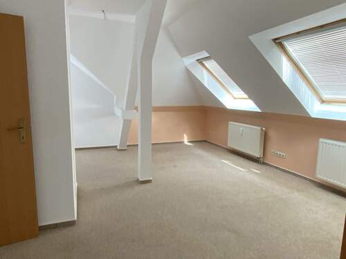 Wohnzimmer - Etagenwohnung mit 53,00 m² in Neustadt zum Kaufen