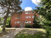 Hausansicht - 2,5 Zimmer-Wohnnung mit Balkon im 1.Obergeschoss (2. Etage)