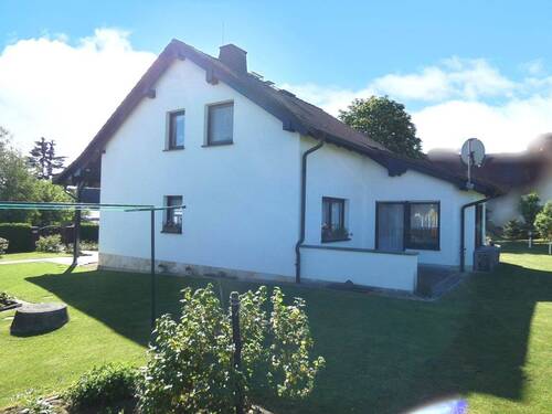 Ansicht Nordwest - 7 Zimmer Einfamilienhaus in Schleiz