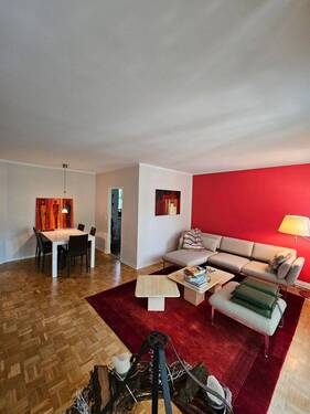 Sonnenverwöhntes Wohnzimmer - 