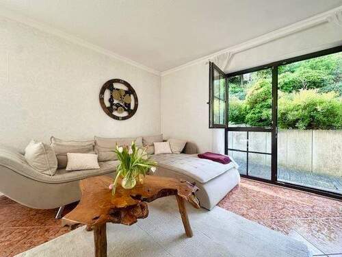 Wohnzimmer - 1 Zimmer Mehrfamilienhaus, Wohnhaus zum Kaufen in Wächtersbach