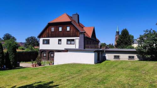 Seitenansicht - Innendrin - unerwartet und beeindruckend