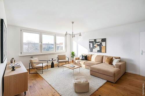 Wohnzimmer - 3 Zimmer Etagenwohnung zum Kaufen in Berlin-Neukölln